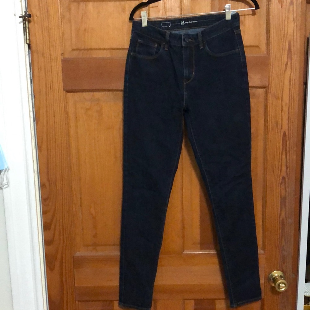 Dark wash high rise skinny Levi jeans